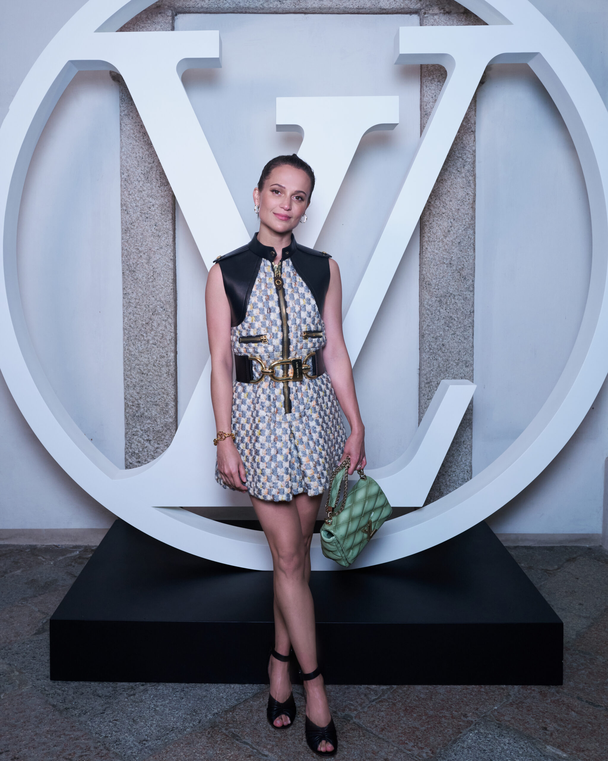 Discover Louis Vuitton's Cruise 2024 fashion show at Isola Bella