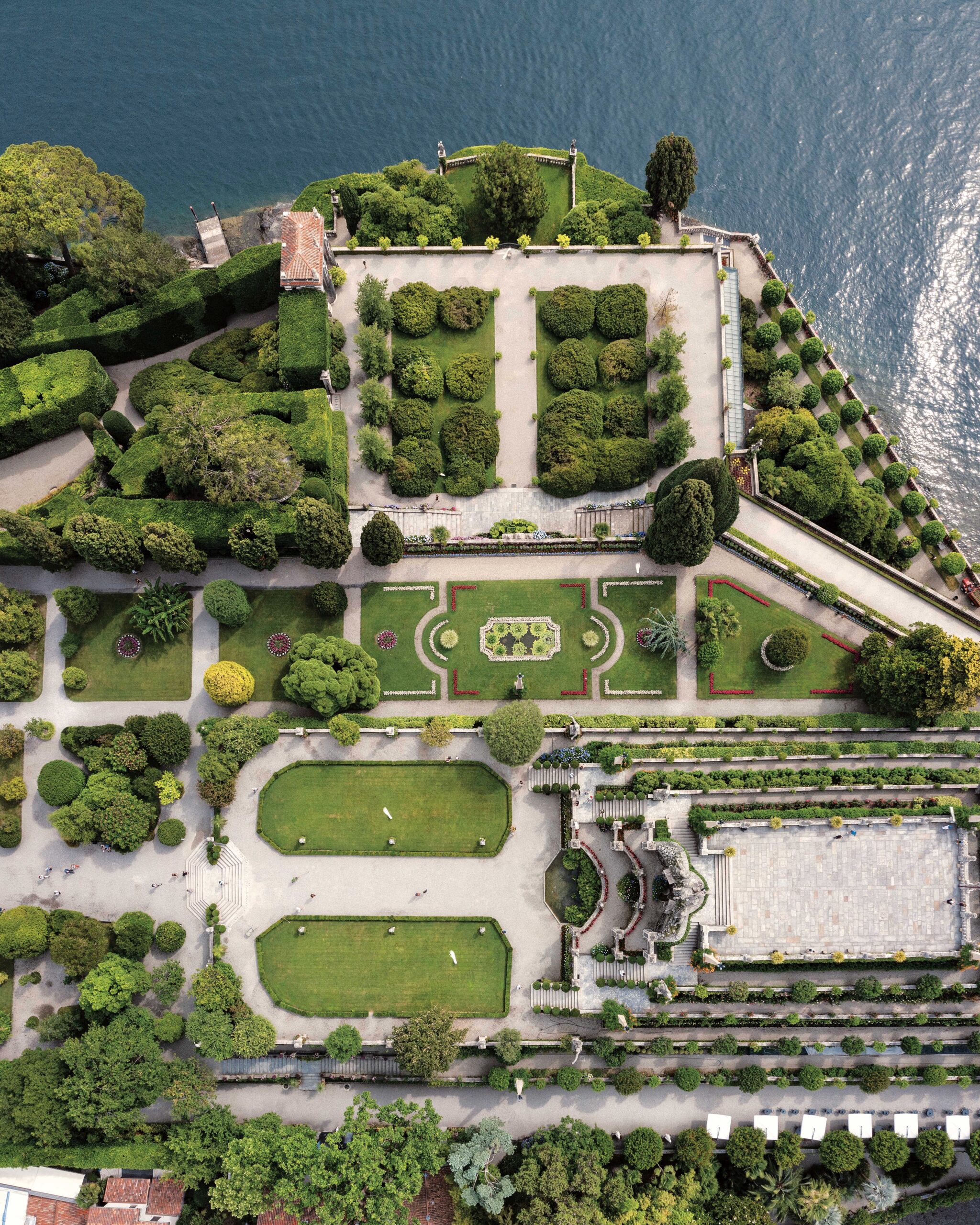 The Best Runway Looks From Louis Vuitton's Cruise 2024 Show At Isola Bella