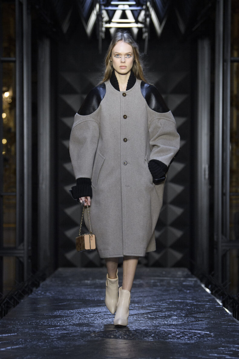 Louis Vuitton Fall Winter 2023 – 2024 Woman Collection at Paris