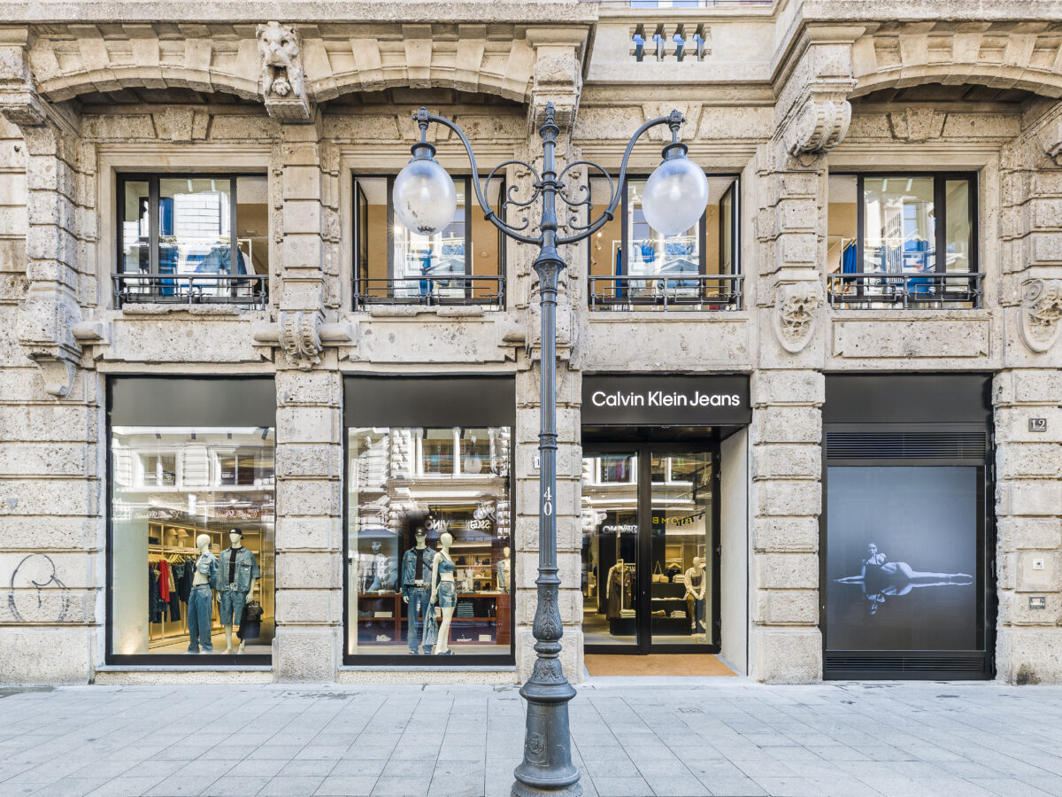 CALVIN KLEIN JEANS OPENS A NEW FLAGSHIP STORE IN MILAN - The Blonde Salad