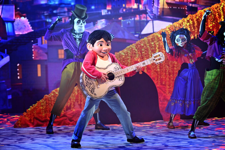 Together è la nuova avventura musicale Pixar che vi aspetta a Disneyland Paris