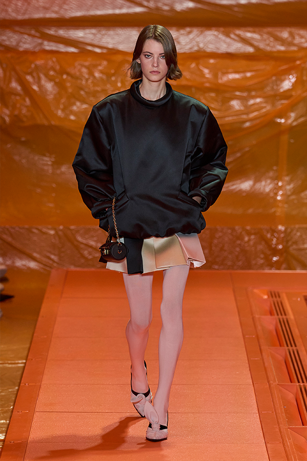 Louis Vuitton look, borse, accessori sfilata ai 2022 Foto 10